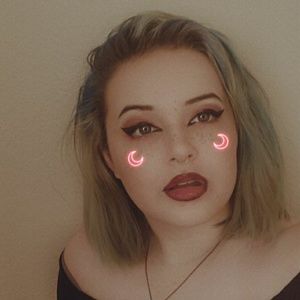 Meet your Posher, Caitlin